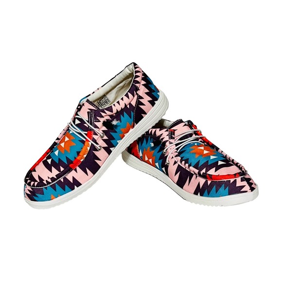 AZTEC SHOES WOMENS SIZE 10 SLIP ON OUTWOODS BRAND- RUN A BIT SMALL -NEW OPEN BOX - Picture 1 of 12
